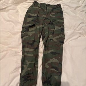 TNA Camouflage Cargo Pants - Green/Black Camo